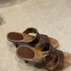 Joan and David slide heels